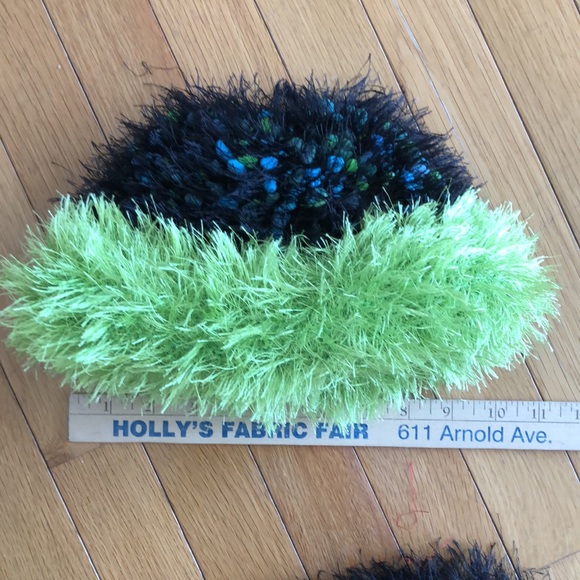 Girls Fun Winter Hats Set of 3 - Picture 7 of 7